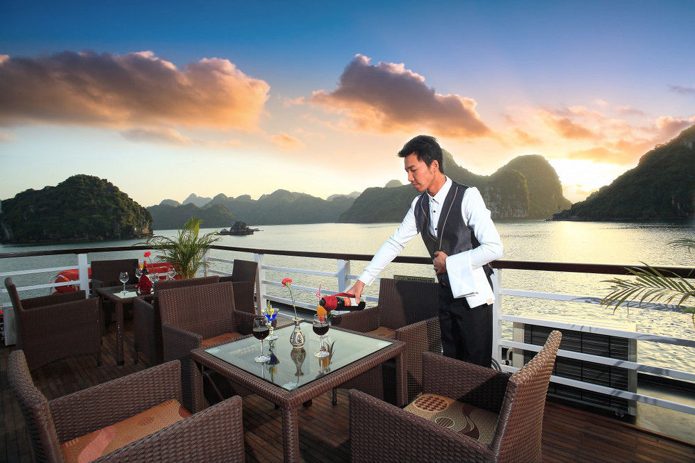 Cristina Diamond Cruise Hotel ฮาลอง ภายนอก รูปภาพ
