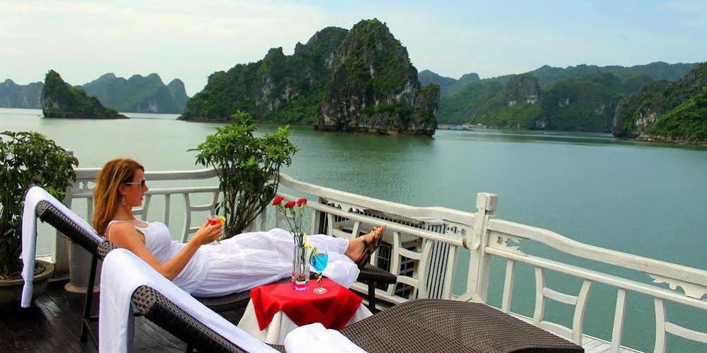 Cristina Diamond Cruise Hotel ฮาลอง ภายนอก รูปภาพ